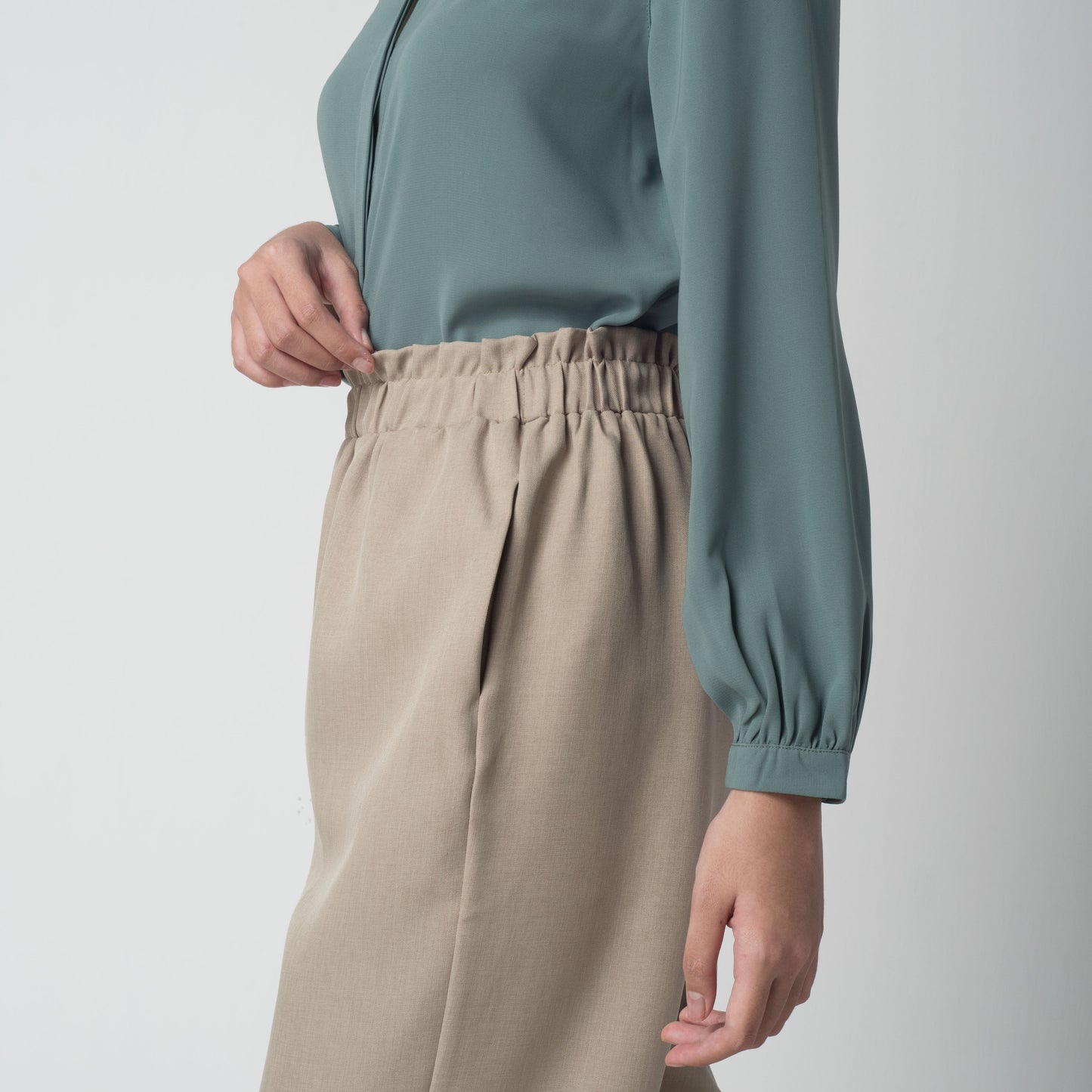 Benhill "Choe" Celana Bahan Wanita High Waist Khaki 210-39574
