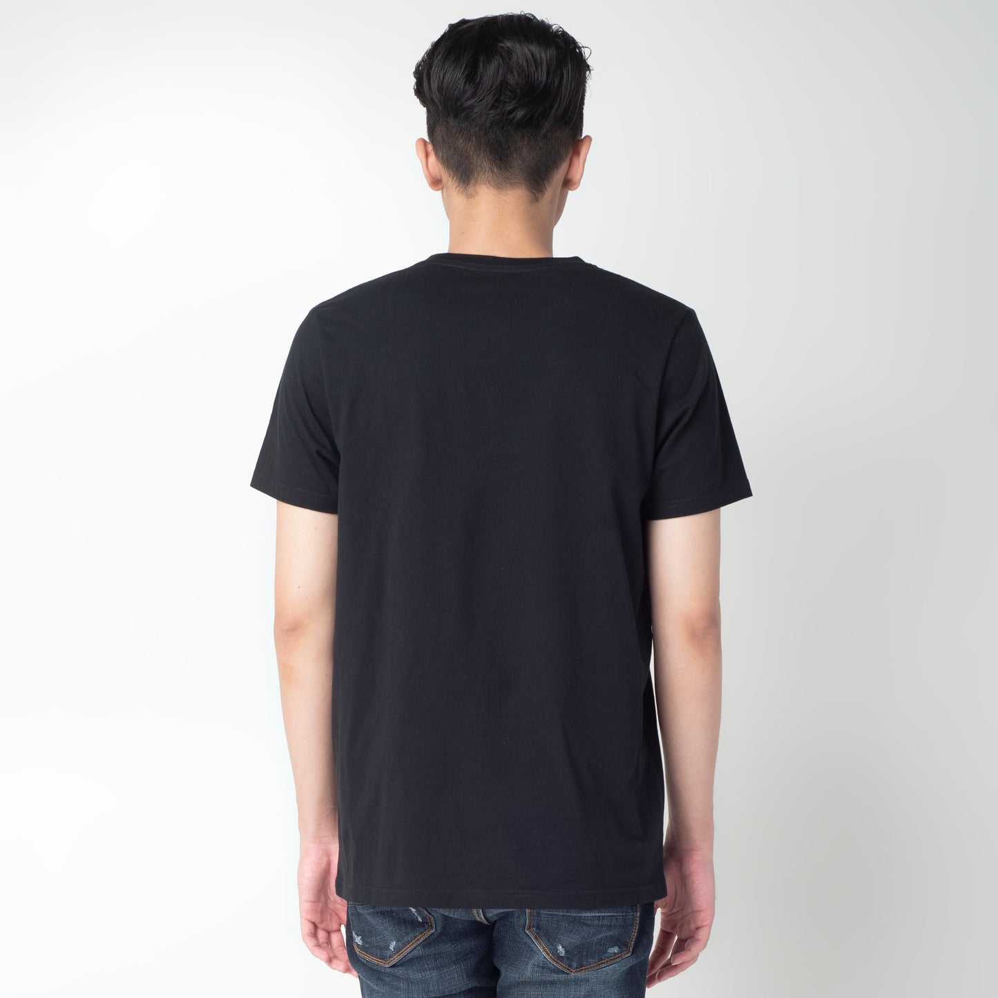 Benhill Kaos Grafis Katun 30s Combed Lengan Pendek Hitam 332-35268