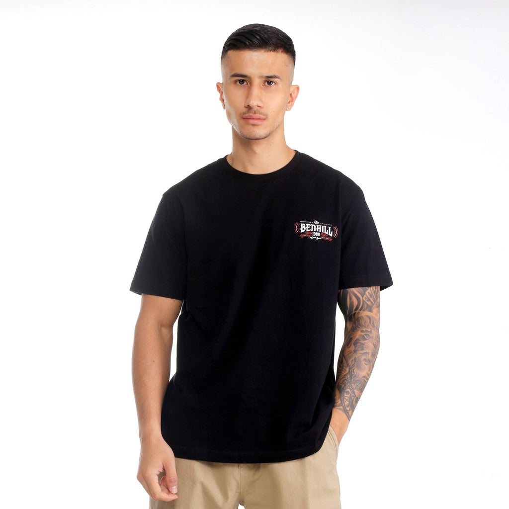 Benhill Kaos Grafis Katun 30s Combed Lengan Pendek Warna Hitam 27800-95268