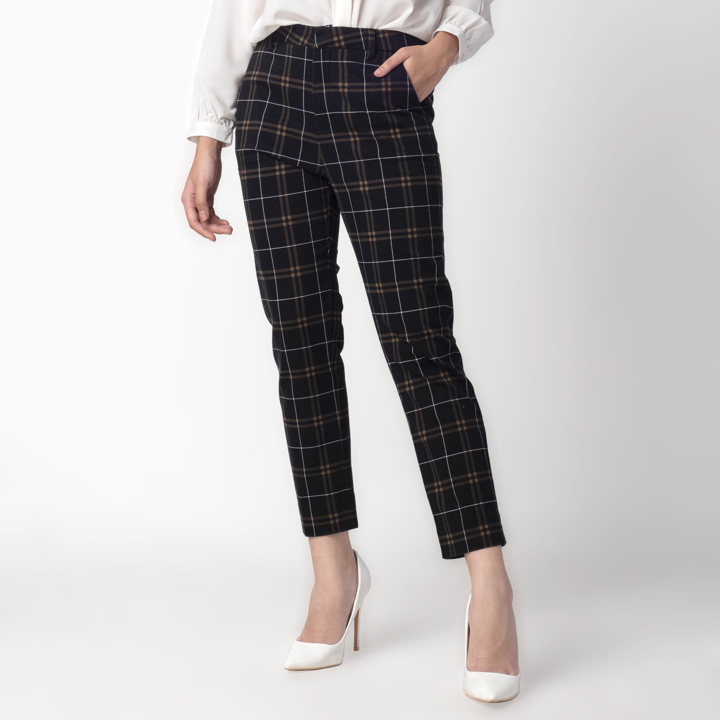 Celana Tartan Wanita "Narae" Plaid Pants Kotak Black 258-32282