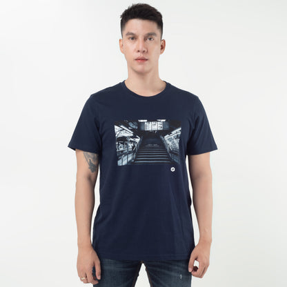 Benhill Kaos Grafis Katun 30s Combed Lengan Pendek Navy 421-15368