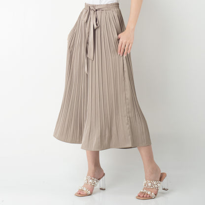Benhill Celana Wanita "Yoana" Pants Pleated Cullotes Pinggang Karet Dengan Tali Pinggang Brown 279-39590