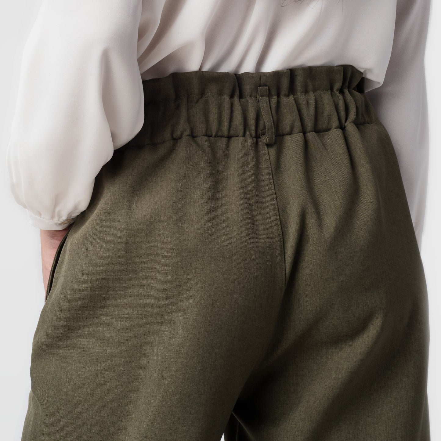 Benhill Celana " Eunji"  Bahan Wanita High Waist Jogger Pant Pinggang Karet Olive 237-39775