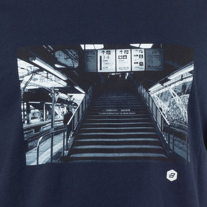 Benhill Kaos Grafis Katun 30s Combed Lengan Pendek Navy 421-15368