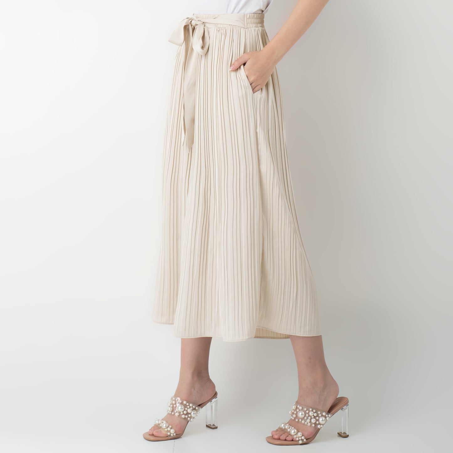 Benhill Celana Wanita "Yoana" Pants Pleated Cullotes Pinggang Karet Dengan Tali Pinggang Cream 277-39590