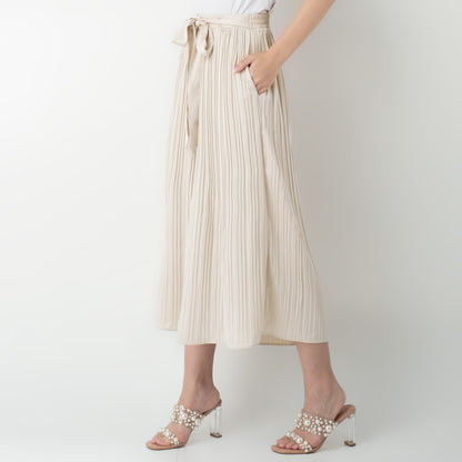 Benhill Celana Wanita "Yoana" Pants Pleated Cullotes Pinggang Karet Dengan Tali Pinggang Cream 277-39590