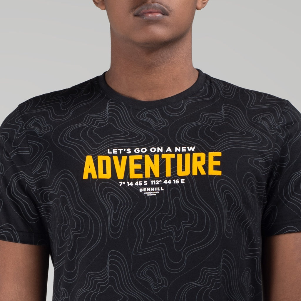 Benhill Kaos Grafis Full Print Hitam 452-39268