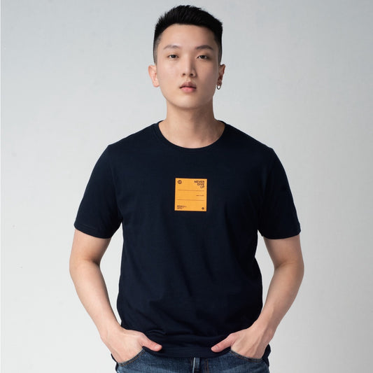 Benhill Kaos Grafis Katun 30s Combed Lengan Pendek Dark Navy 301-55368
