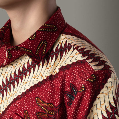 Benhill Kemeja Pria Batik Sutra Dobby Lengan Pendek  Maroon Dan Hitam Motif 25063-36231