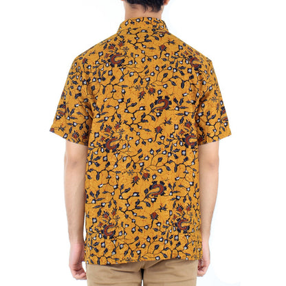 Benhill Kemeja Pria Batik Sutra Dobby Pendek Hitam dan Kuning Motif  25060