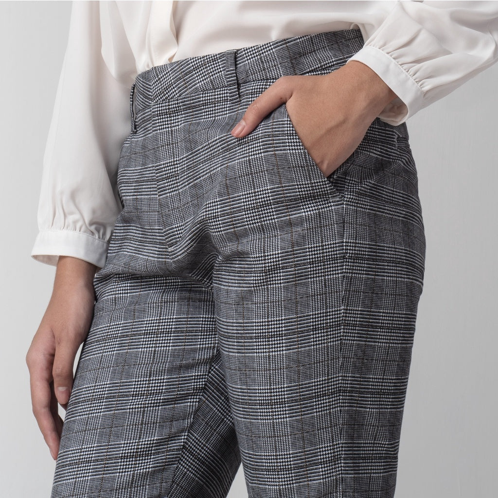 Celana Tartan Wanita "Narae" Plaid Pants Grey 259-32282