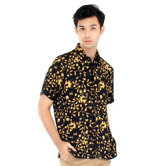 Benhill Kemeja Pria Batik Sutra Dobby Pendek Hitam dan Kuning Motif  25060