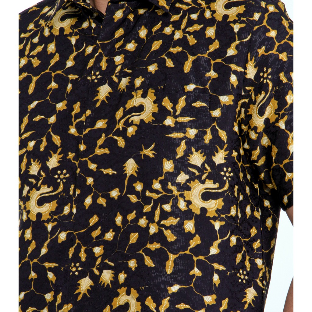 Benhill Kemeja Pria Batik Sutra Dobby Pendek Hitam dan Kuning Motif  25060