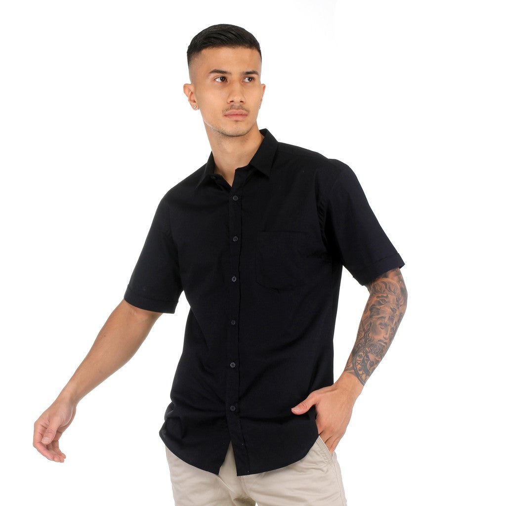 Benhill Kemeja Pria Basic Polos Lengan Pendek Katun Poplin Hitam 27359-19234