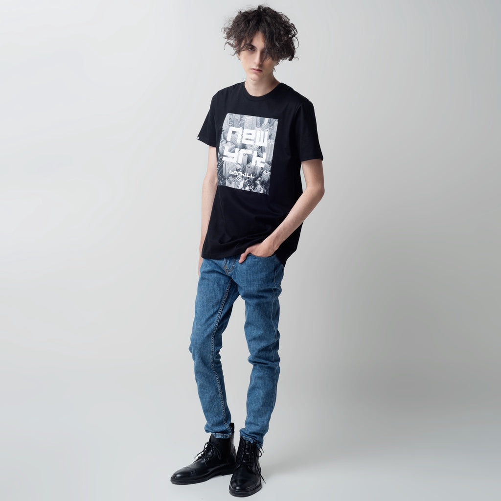 Benhill T-Shirt Grafis Katun 30s Combed Lengan Pendek Hitam 458-478-39268