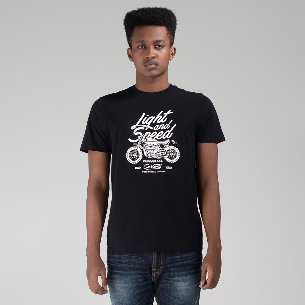 Benhill Kaos Grafis Katun 30s Combed Lengan Pendek Hitam 444-19268