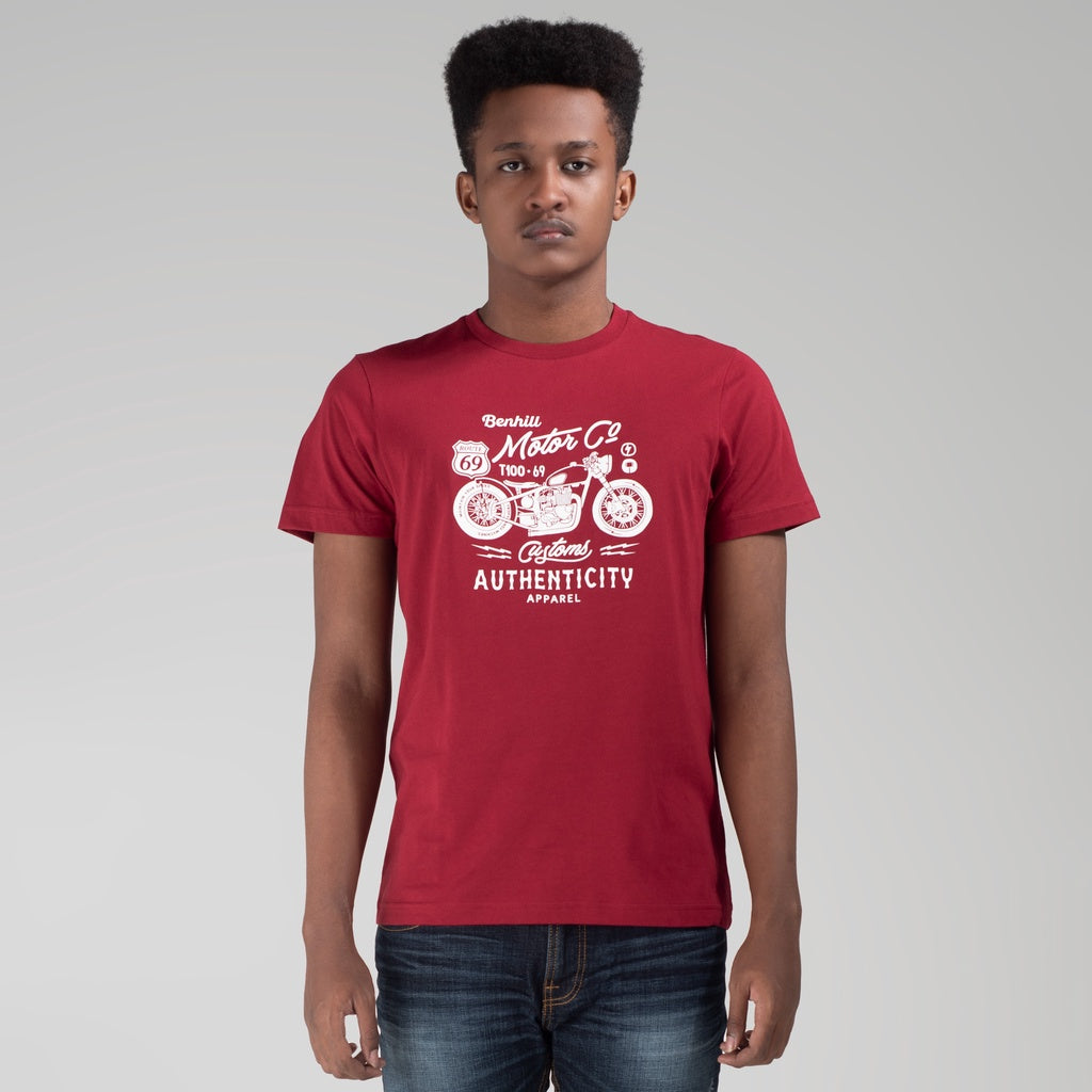 Benhill Kaos Grafis Katun 30s Combed Lengan Pendek Maroon 445-19F68