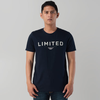 Benhill Kaos Grafis Katun 30s Combed Lengan Pendek Navy 398-39G68