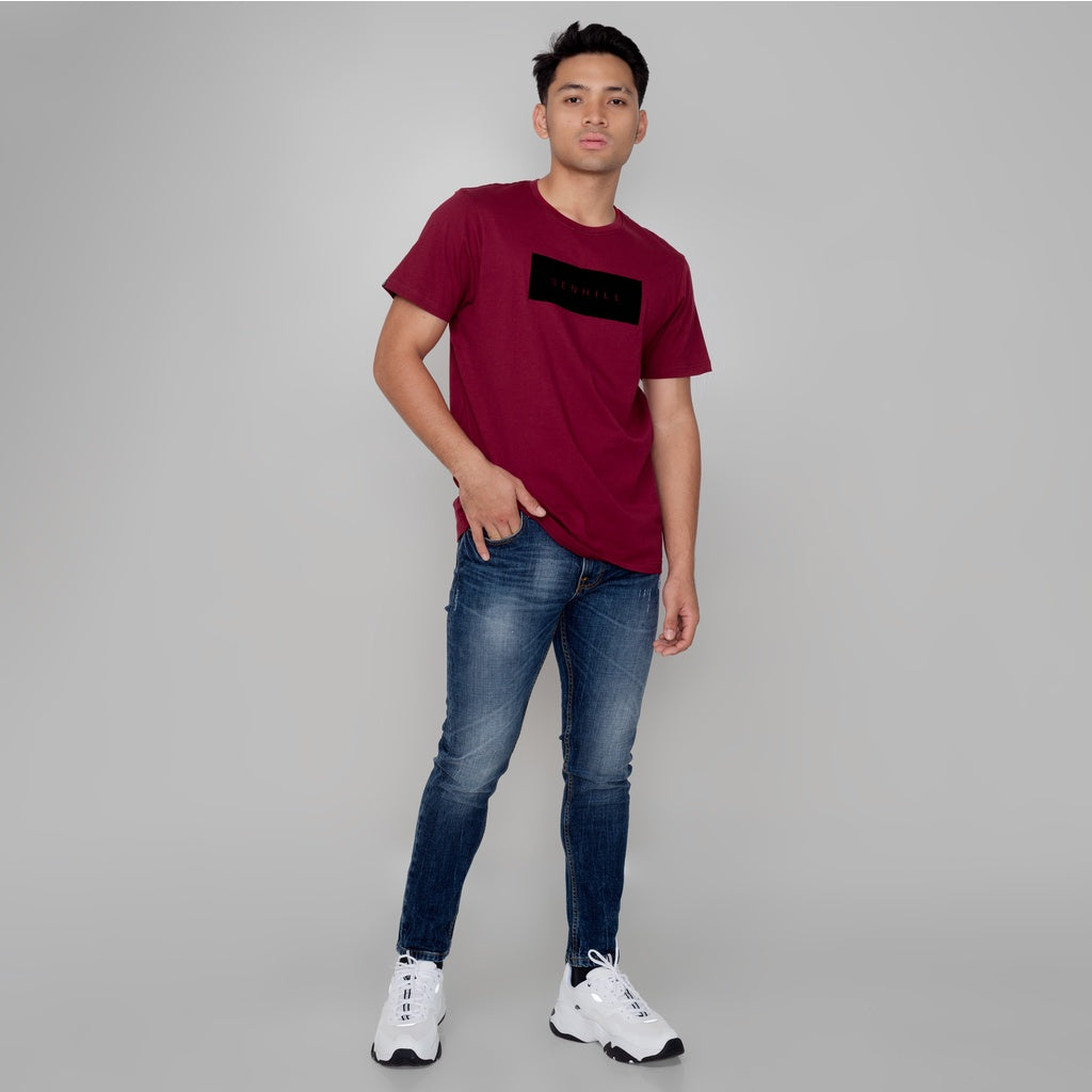 Benhill T-shirt Grafis Katun 30s Combed Lengan Pendek Maroon A12-29F68