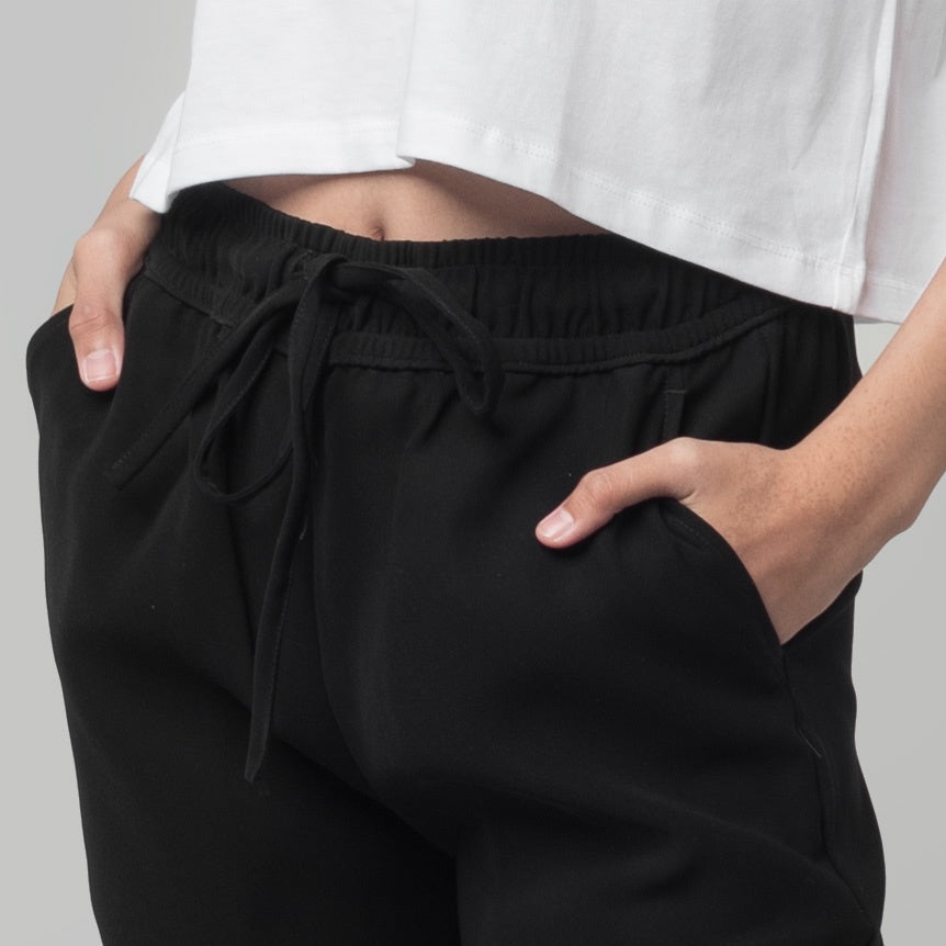 Benhill "Haru" Celana Wanita Tapered Pinggang Karet Black A146-A147-1920V