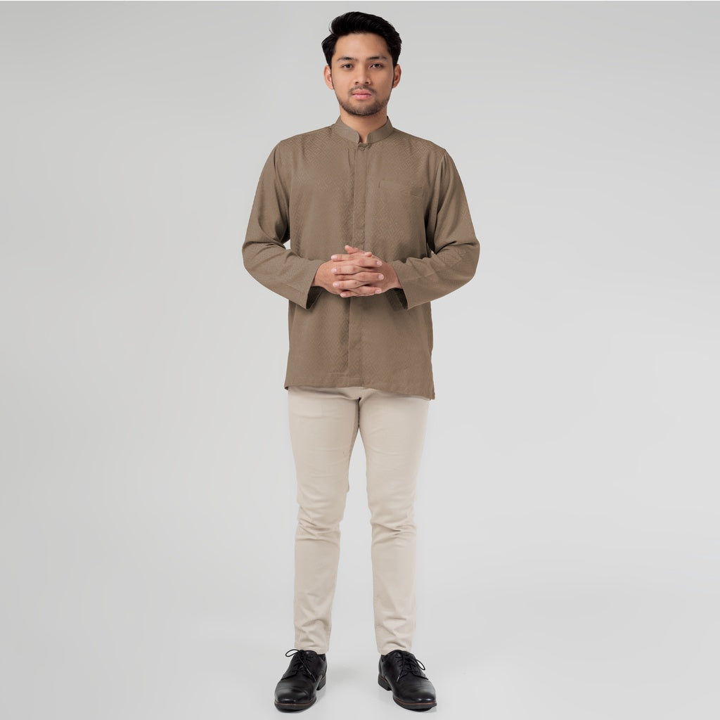 Benhill Kemeja Koko Pria "Tenun Sultan" Cotton Dobby Lengan Panjang Cocoa Brown 29922-23-36509