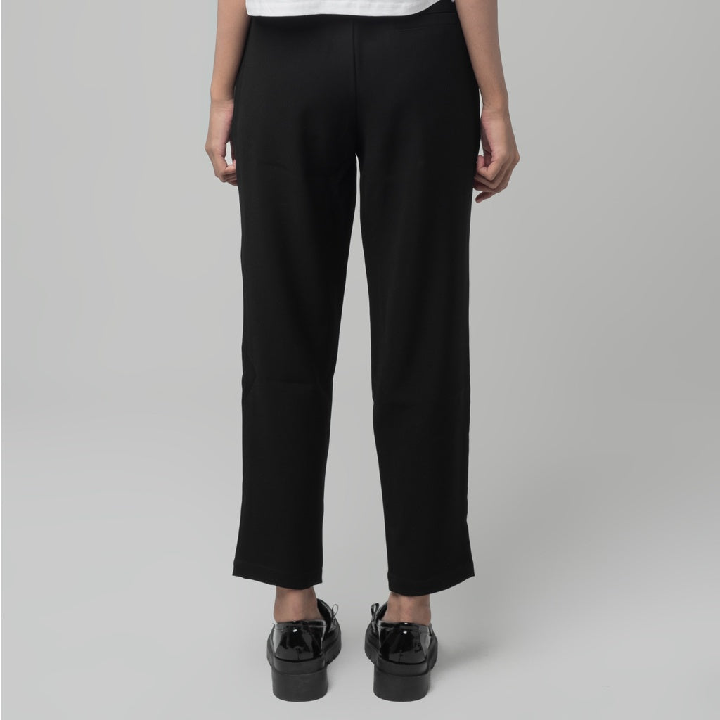 Benhill "Haru" Celana Wanita Tapered Pinggang Karet Black A146-A147-1920V